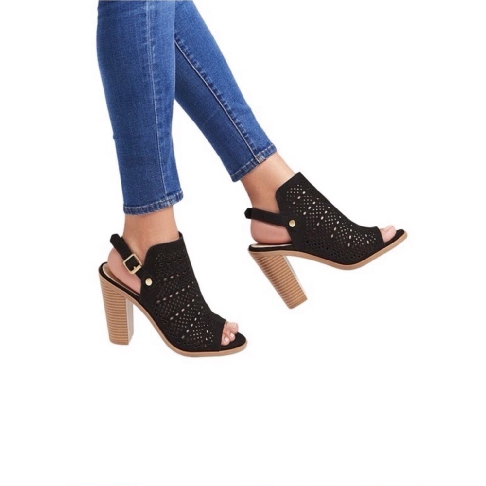 DV by Dolce Vita Kassi black sandals